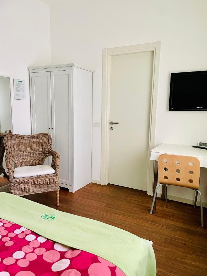 Via Padova 165 Hotel Milan Exterior photo